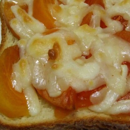 こんにちは！
とてもおいしそうだったので、作ってみました。柿もチーズも好きなので、ボリュームいっぱいで美味しくいただきました=^_^=
ごちそうさま(^^♪
